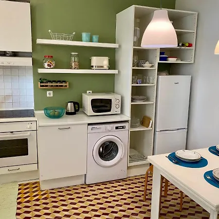 Pompeu Art Nouveau Apartment