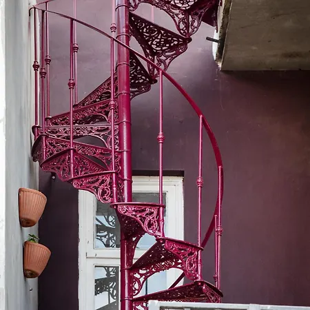 Pompeu Art Nouveau Apartment *